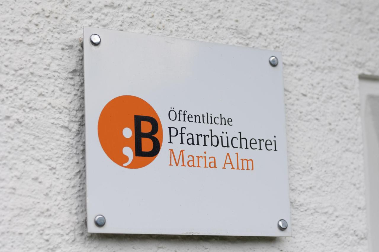 Bücherei im Mesnerhaus 1